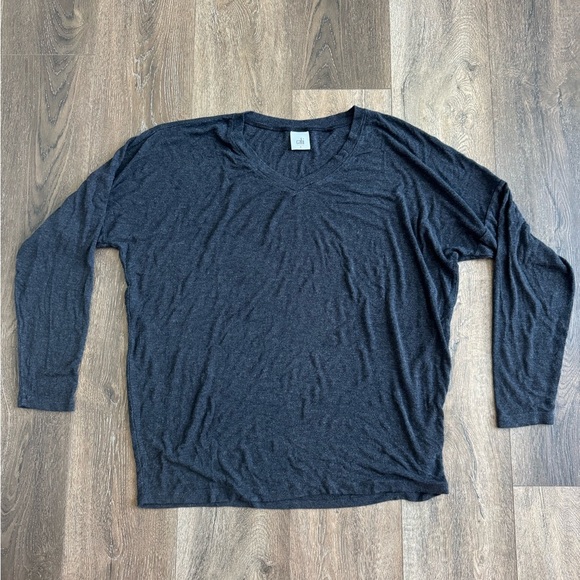 Cabi long sleeve shirt.  Dark grey in color, v neck. Women’s size large. - Picture 1 of 5